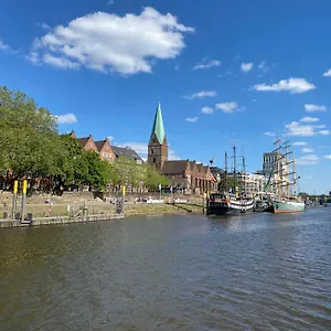 Unter Dem Dach Mit Parkplatz Appartement Bremen